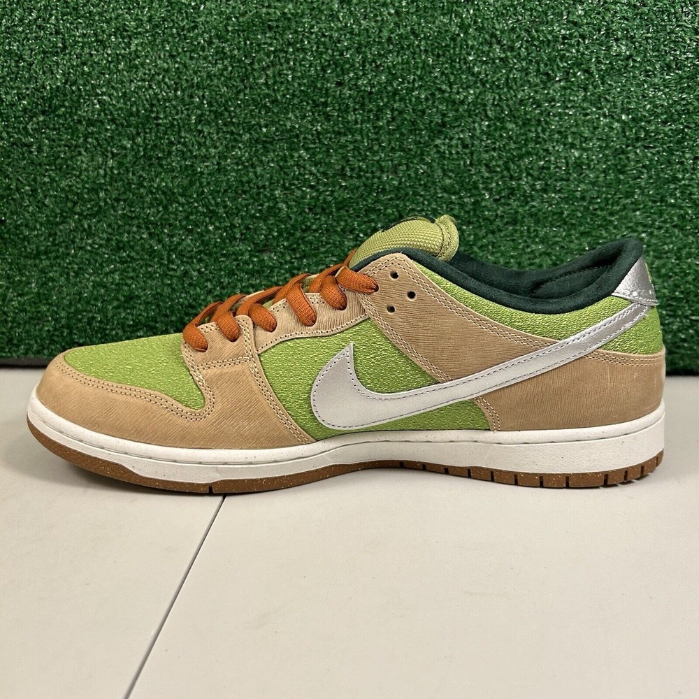 Nike Men's Low-Top Skate Shoe - Green/Tan - Picture 4 of 11